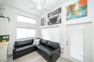 Sunset Hideaway, Front Row at Roadrunner Resort - 2