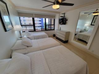 Alexander 81921 - Miami Beach - 1