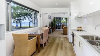 Waterfront Retreat with room for a boat - Welsby Pde, Bongaree - 6