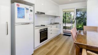 Waterfront Retreat with room for a boat - Welsby Pde, Bongaree - 7