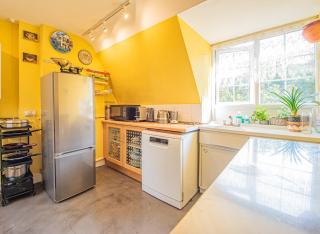 Bright 1-Bed Flat with Balcony in West Kensington - Londra - 3