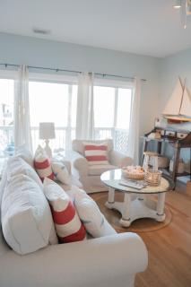 Nautical Nest: 2 Bed 2 Bath Condo Walk to Beach - 3