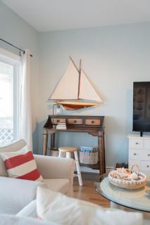 Nautical Nest: 2 Bed 2 Bath Condo Walk to Beach - 1