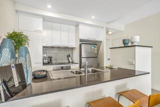 Central 2-Bed Apartment Near Attractions & Dining - Cairns - 6