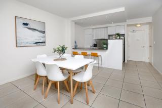 Central 2-Bed Apartment Near Attractions & Dining - Cairns - 8