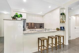 City Centre 3-Bed Apartment with Pool Access - Cairns - 4