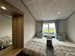 Highland Holiday Getaways - The Heilan Lodge - Embo - 3
