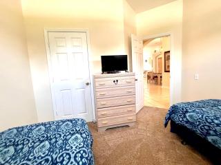 Windsor Palm Resort 3 miles to Disney 4 Bedrooms - Kissimmee - 2