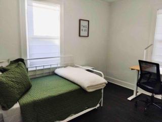 Cozy Waldo Hideaway - Kansas City - 4