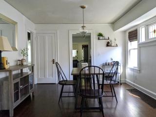 Charming Brookside Bungalow - Kansas City - 9