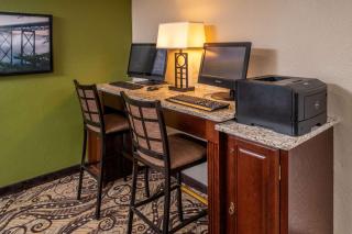 Rodeway Inn - Barboursville - 1