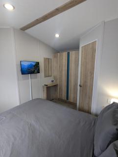 Bright, modern & stylish deluxe caravan located on the very popular Swanage bay view holiday park - Swanage - 1