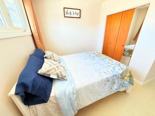 Cozy main floor, 03 Bedrooms, close to Downtown REGINA - 1