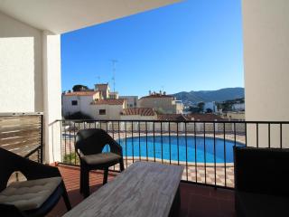 CABIONI 4 - Amplia casa adosada con piscina comunitaria abierta de junio a septiembre, situada a pocos metros de la playa de Grifeu - ES-228-196 - Llança - 2