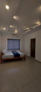 Astros Inn - Kakkanad - 8