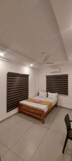 Astros Inn - Kakkanad - 0