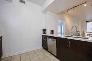 The Carlton- Modern-Luxury 2 Master Suites in HRT of SM steps to Ocean Ave - Los Angeles - 3