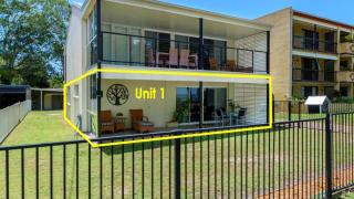 Ground floor air conditioned, fabulous waterviews overlooking Pumicestone Passage - 5