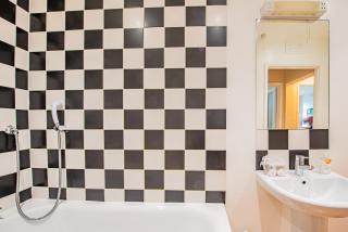 Charming Stylish Flat in the Heart of Kensington - 8