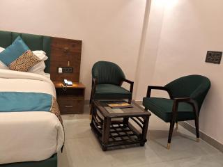 Emerald Suites - 1