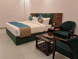 Emerald Suites - 2