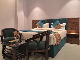 Emerald Suites - 3
