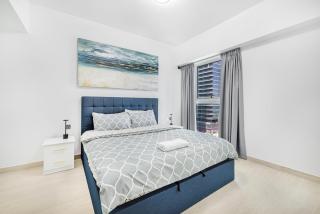 Stylish Brand New 1 Bedroom - Dubai - 3
