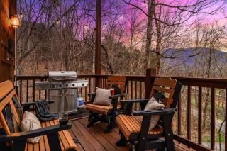 Luxury Honeymoon Cabin with Private Indoor Pool, Arcade, Hot Tub & Movie Theater - 2