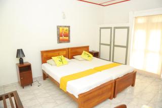 Ranveli Beach Hotel - Mount Lavinia - 9