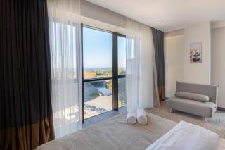 NOVA LUXE Hotel & Residences - Batumi - 1