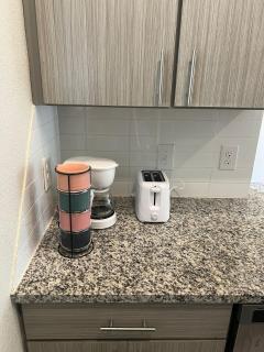 Chic 1BHK Haven Quiet & Relaxing Near Austin - 2