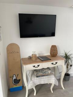 Seatribe Cabin, Cozy snug by the Sea - South Hayling - 8