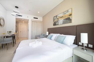 Infinity Pool Studio in Palm Jumeirah on Exclusive West Beach - 4