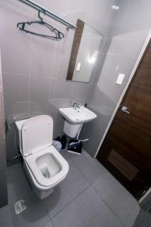 2 BR Makati Central Urban Playground Air residence Gym Swim Park 1949 - Manila - 3