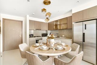 Luxury 2BR at Grand Bleu - 6