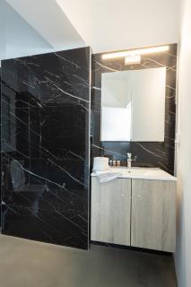 Spacious Urban Retreat Central 2-Bedroom Haven for 8 - Athens - 6