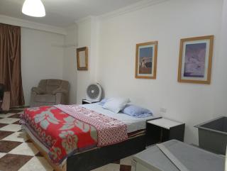 Private Entrance Small bedroom with bathroom no cooking allowed in room - Hurghada - 8