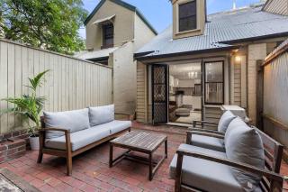 Perfect Vacation Home w Large Outdoor Space - Sydney - 6