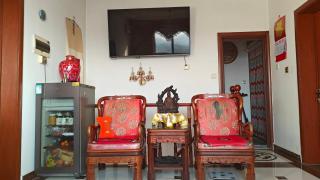 Mommy's home with breadfast and food and more - - 1