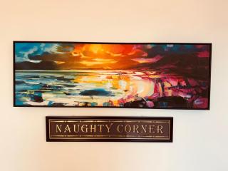 Lake View Family & Pet Friendly Home - Central Bowness - 1