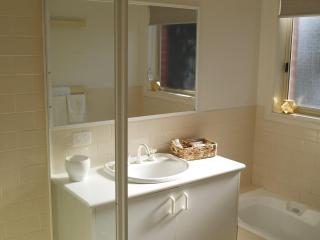 Holiday on Hopwood - 1