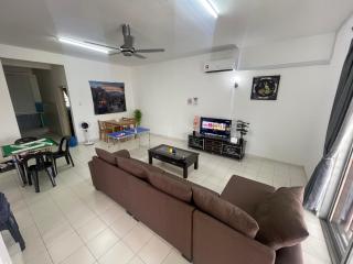 Desa Tebrau 3 IKEA Toppen near PeiKin Long Sing YiJia Restaurant - Johor Bahru - 0