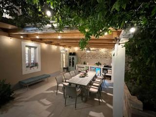 Villa 1875 with Swimming Pool - CROWONDER LUXURY RENT - Novi Vinodolski - 9