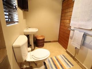 Modern 1 Bedroom Apartment - Bloemfontein - 2