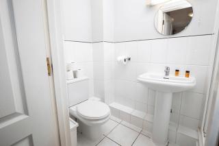 Bracknell Spacious Two Bedroom Apartment - Bracknell - 2