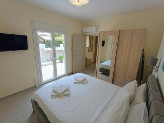 Uncle Tom's Penthouse - Pireu - 8