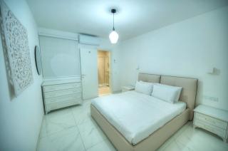 Stylish & large 2 bedroom with internal yard DCUT1-1 - Sliema - 1