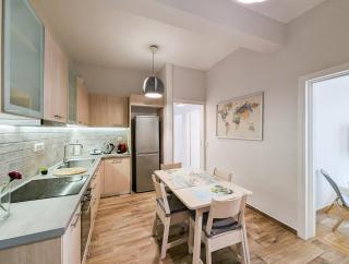 Modern&Quiet 2BD apt on a pedestrian - 1