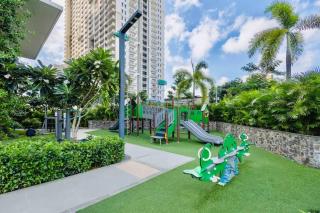 Cozy Condo with Netflix, Pool & Garden, Walk to Spas - Manila - 7