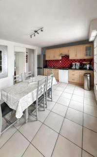 Maison spacieuse à Cléder avec jardin + 10 personnes. - Cléder - 4